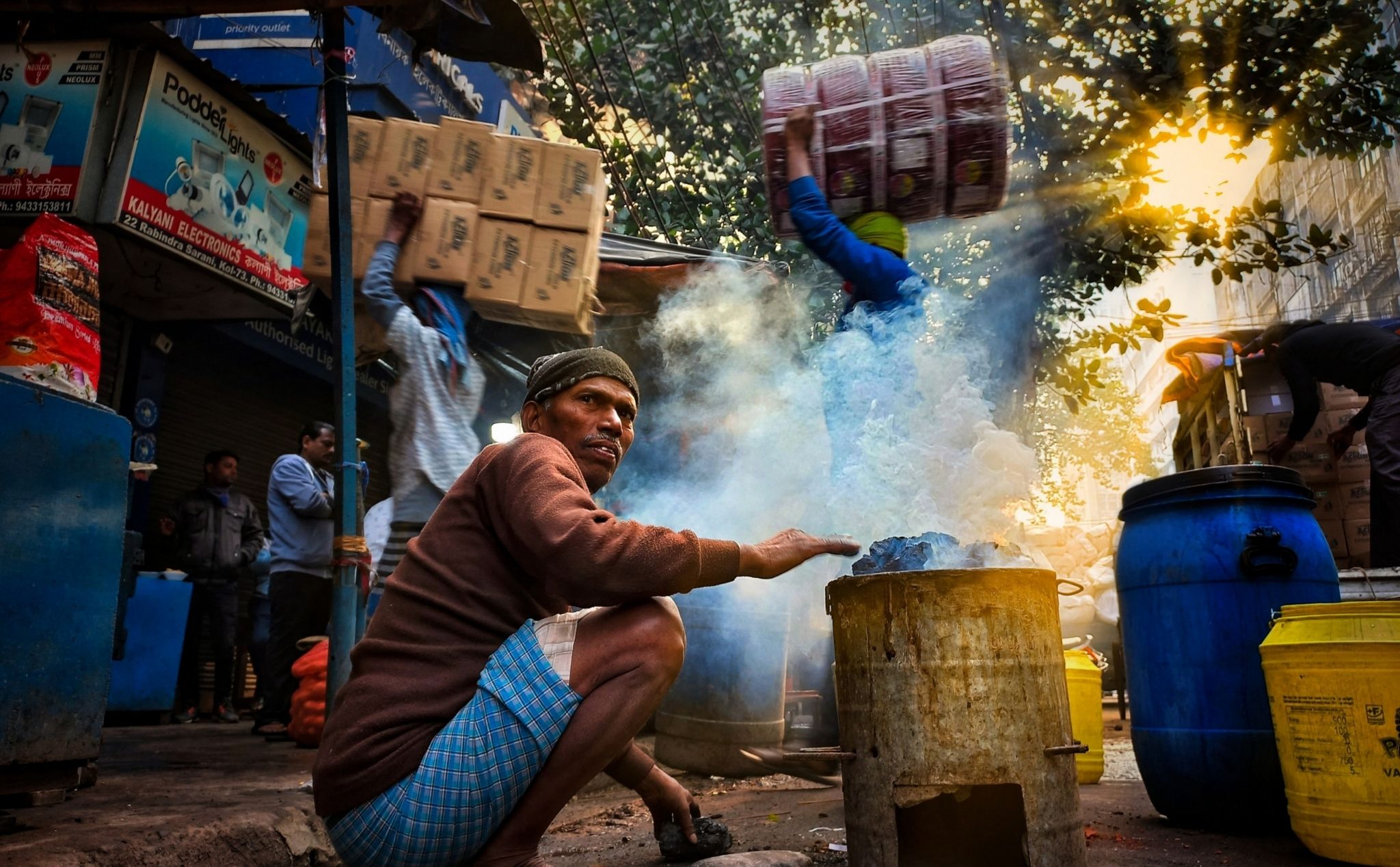 phailamgi_Văn hóa hustle và hệ lụy của nó_cv1.jpg