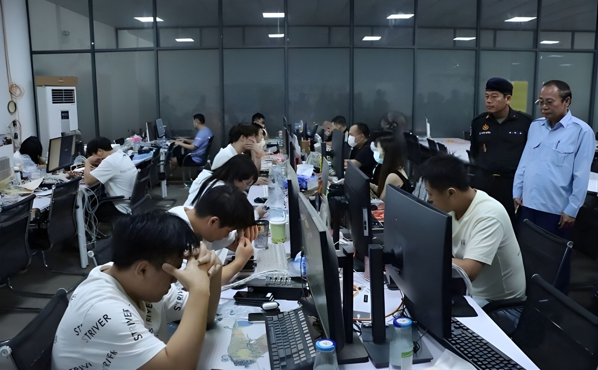 phamlamgi_Bảo vệ nhân vị và đồng hành với người trẻ_cv1.jpg