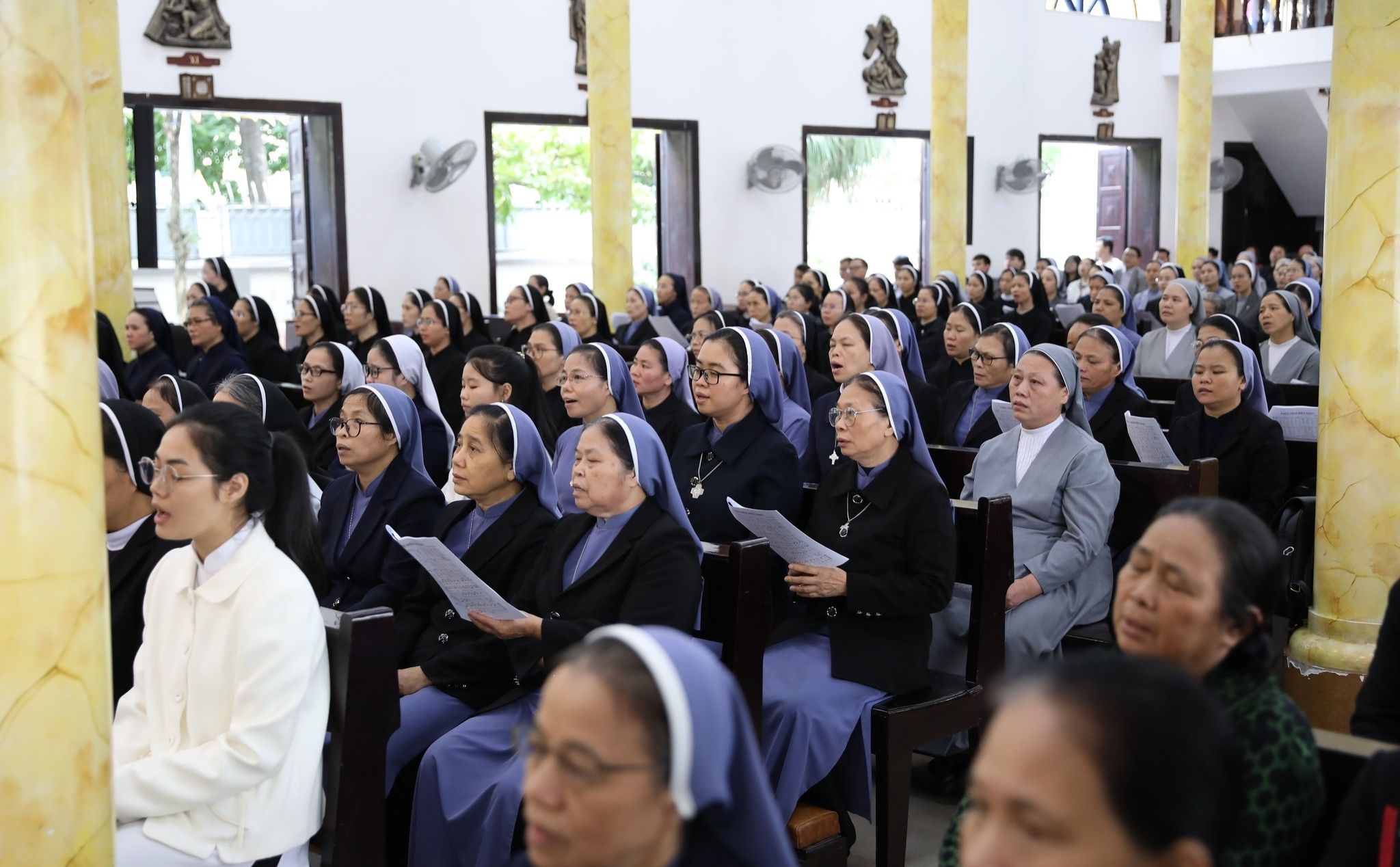 phamlamgi_Làm sao để hàn gắn sự hiệp thông trong Giáo hội Việt Nam_cv2.jpg