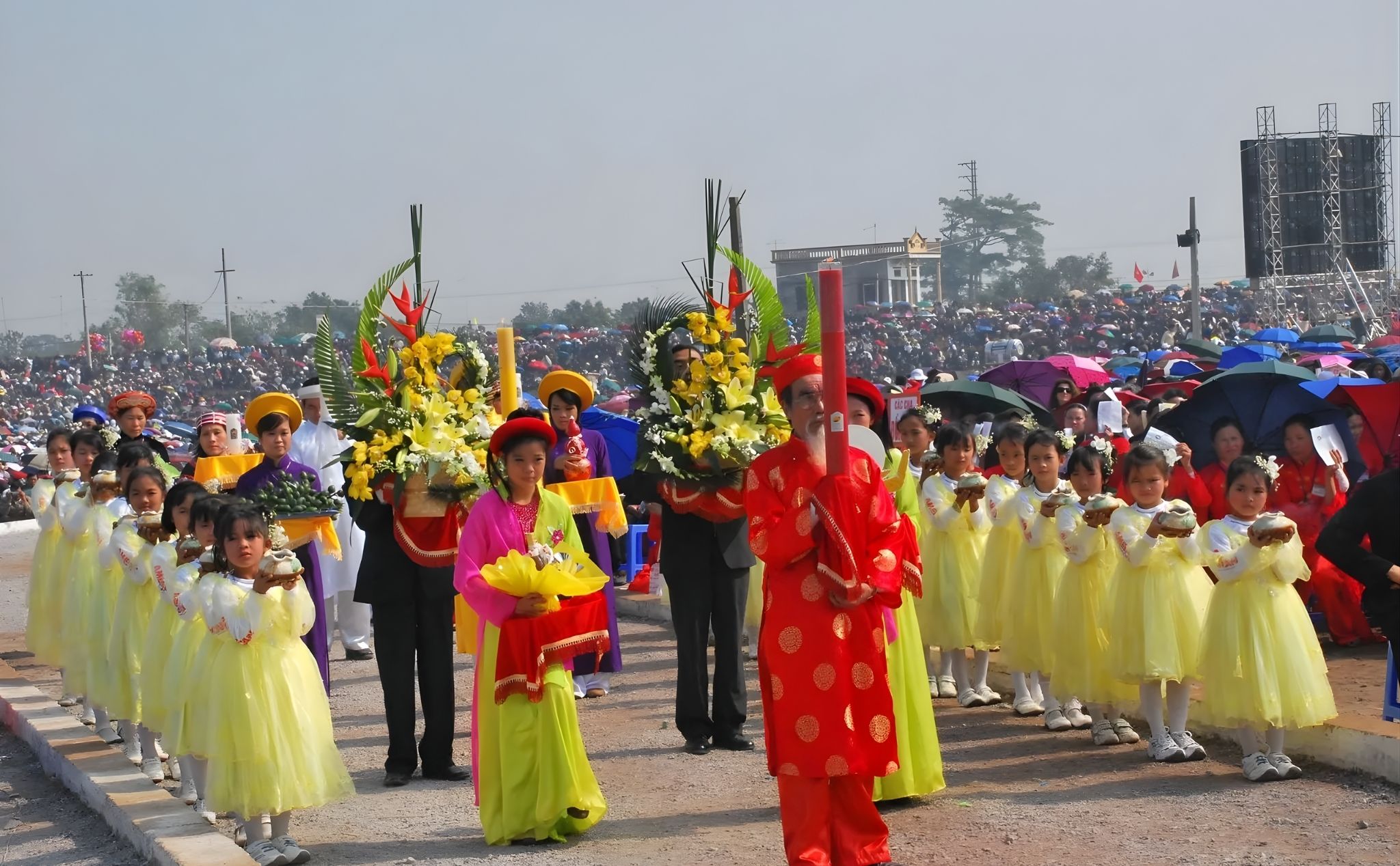 phamlamgi_Mặc cảm tôn giáo, nỗi đau cũ trên con đường truyền giáo tại Việt Nam hôm nay_cv2.jpg