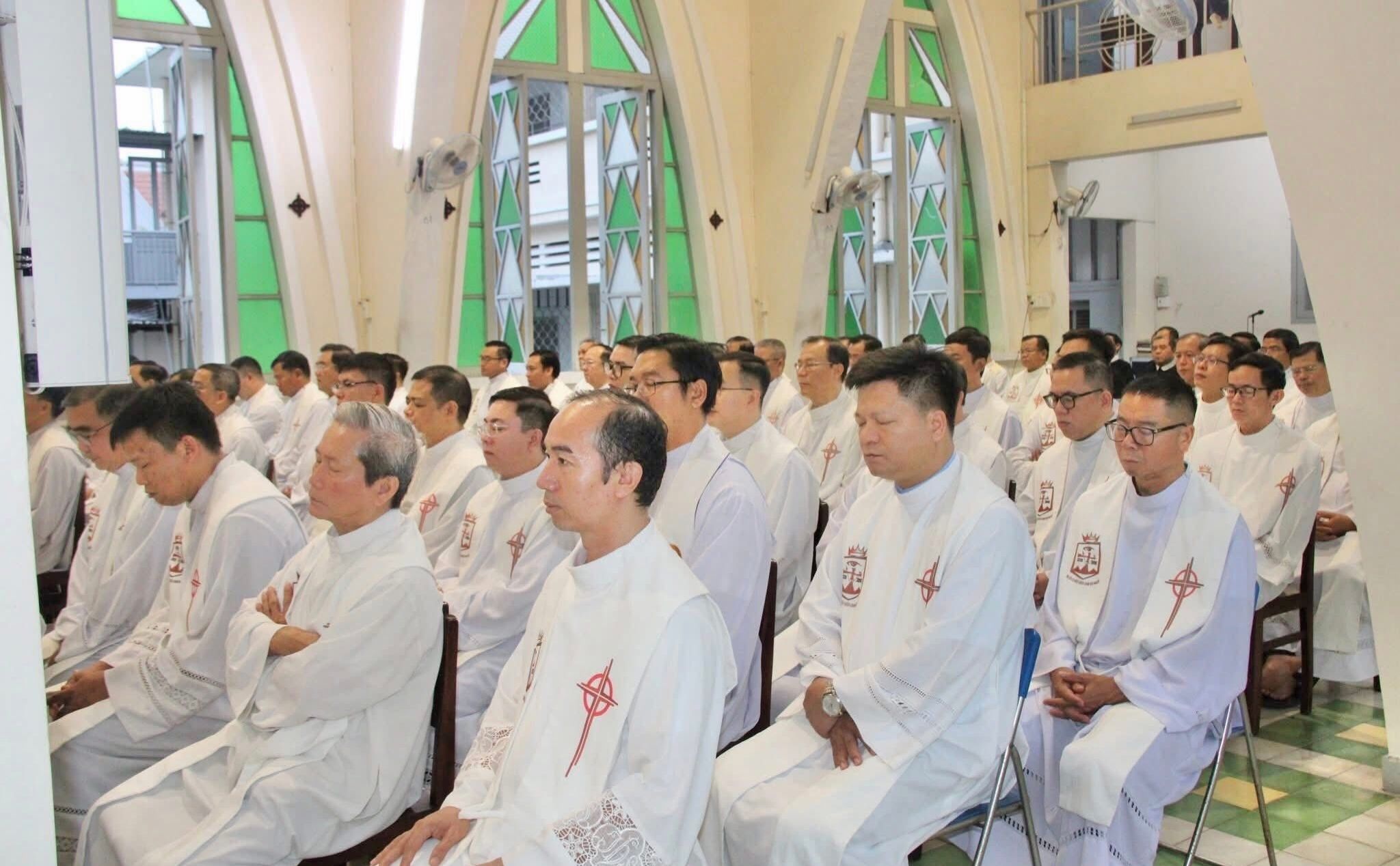 phamlamgi_Tiếng nói Ngôn sứ_cv1.jpg