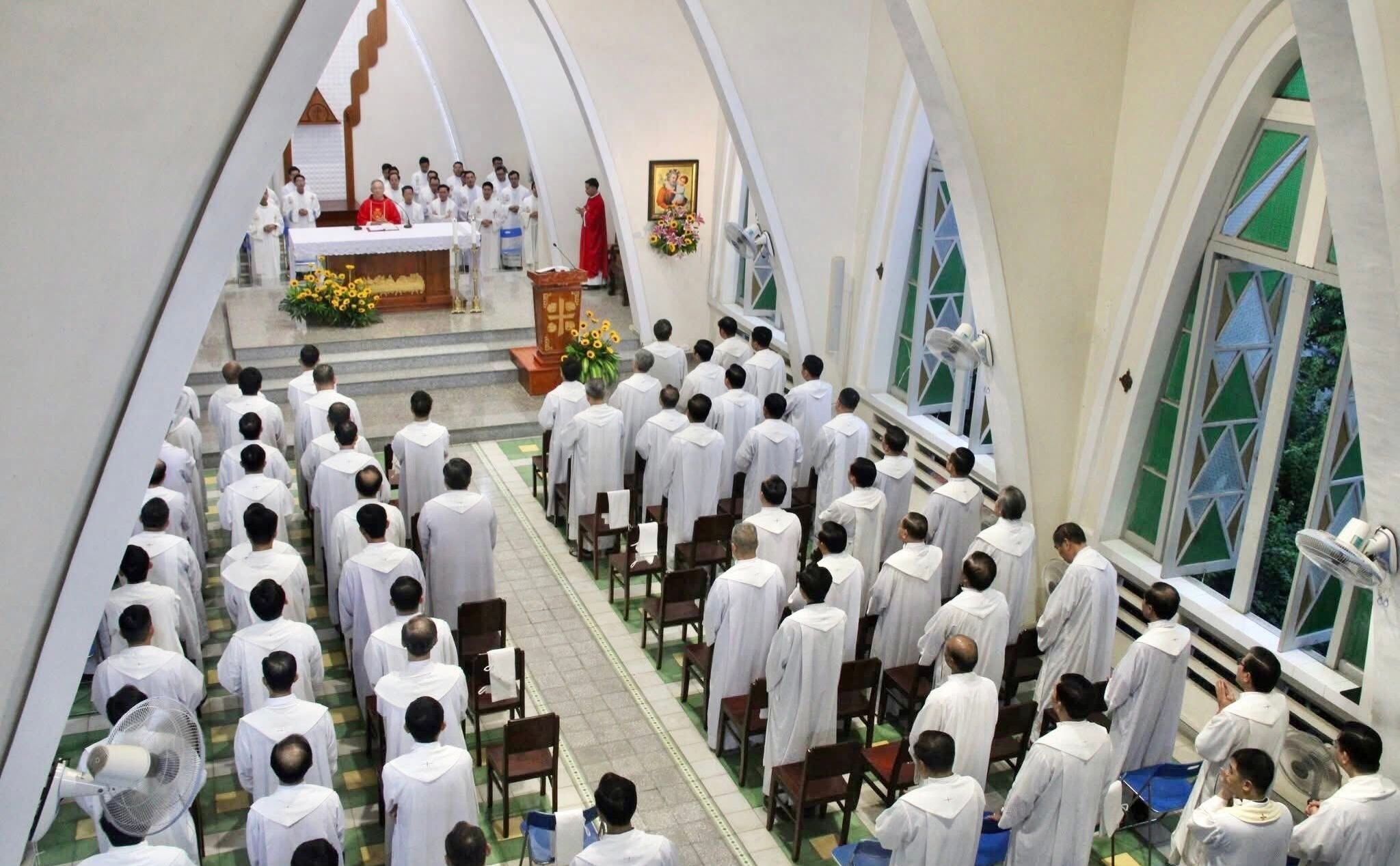 phamlamgi_Tiếng nói Ngôn sứ_cv2.jpg