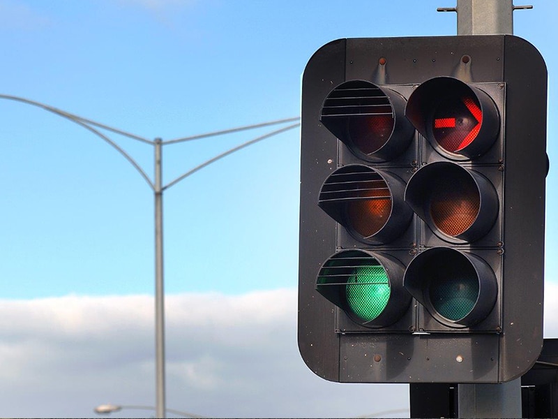 Traffic-lights-green-and-red-arrow-RACV.jpg