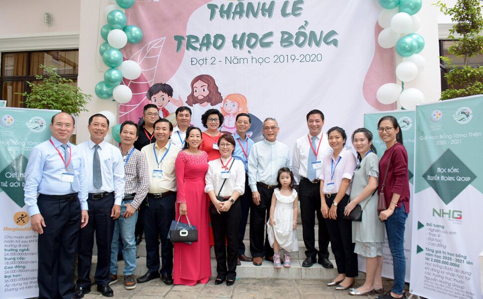 Cover_Doanh nghiệp công giáo_phailamgi.jpg