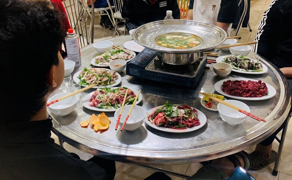 cover_Trên bàn nhậu, cha xứ mời gọi thanh niên đi xưng tội_phailamgi.jpg
