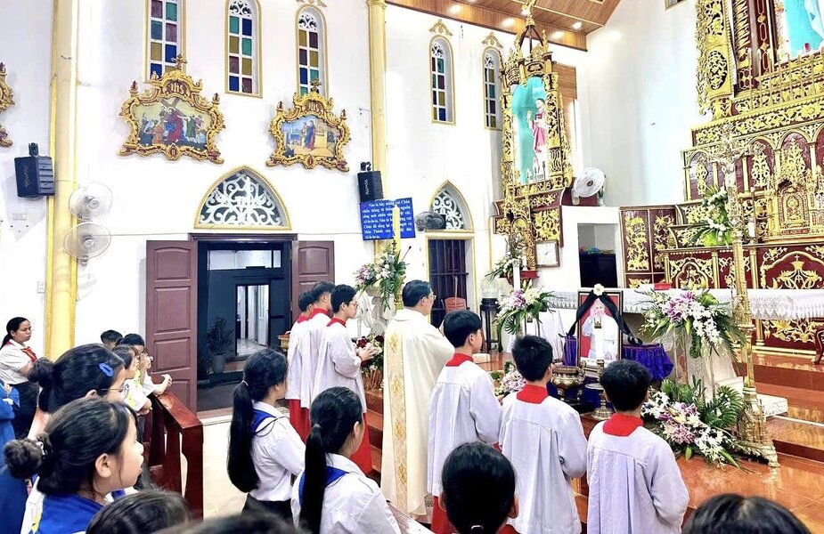 Phailamgi_Giáo dân Việt Nam cầu nguyện cho Đức Thánh Cha Phanxcico_cv21.jpg