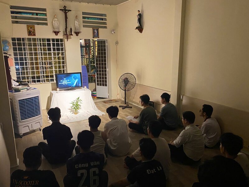 Phailamgi_Giáo dân Việt Nam cầu nguyện cho Đức Thánh Cha Phanxcico_cv2.jpg