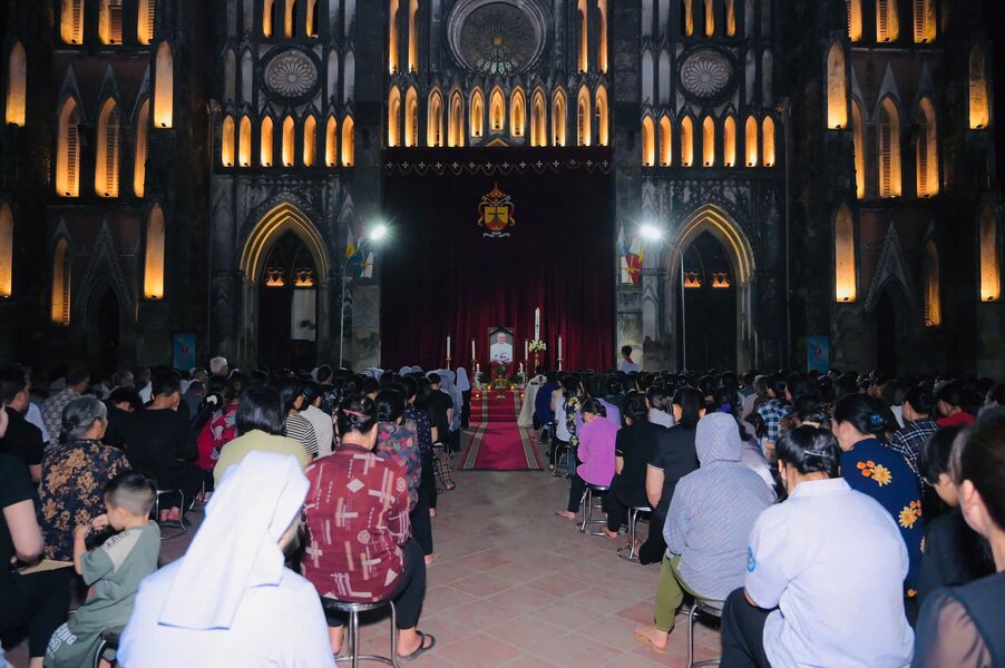 Phailamgi_Giáo dân Việt Nam cầu nguyện cho Đức Thánh Cha Phanxcico_cv47.jpg