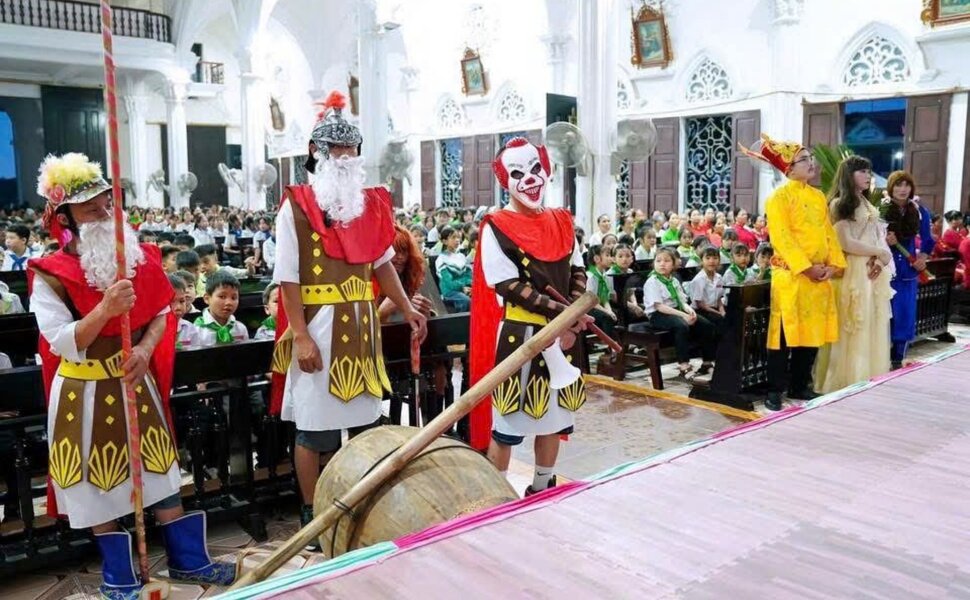 phailamgi_Nhà thờ không phải là “sân khấu biểu diễn”, nhưng là bí tích của thân thể huyền nhiệ...jpg
