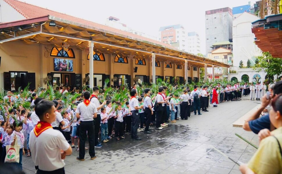 phailamgi_Làm sao để cha mẹ tránh 'nhồi sọ lý thuyết' khi giáo dục đức tin_cv2.jpg