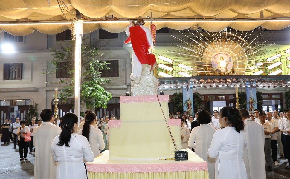 phailamgi_Vì sao tư tưởng Công giáo ngày càng khó được thế giới hậu hiện đại tiếp nhận_cv2.jpg