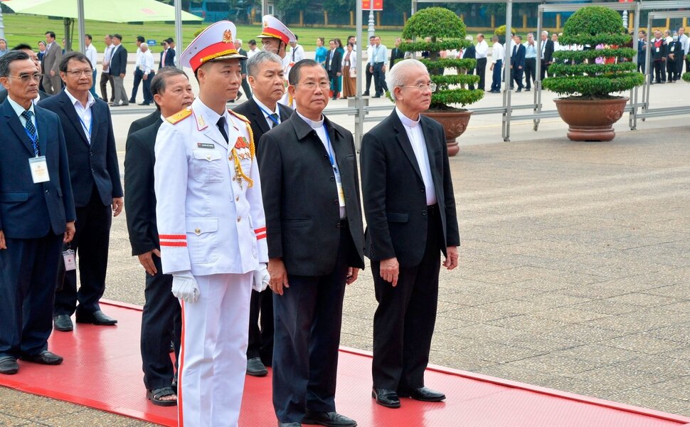 phailamgiVấn đề tương quan với chính quyền luôn cần một khoảng cách đúng đắn_cv1.jpg