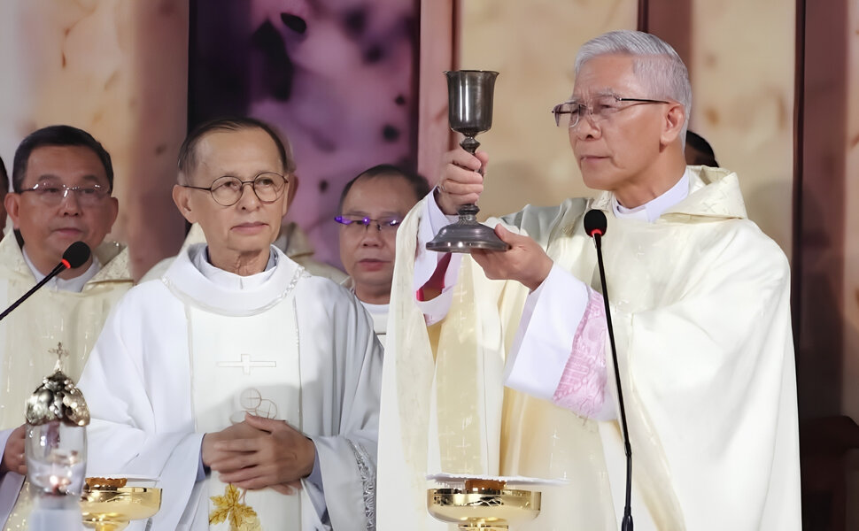 phailamgi_Chuyện ít ai biết Chén lễ cổ trong lễ phong chức Giám mục phó giáo phận Qui Nhơn_cv1.jpg