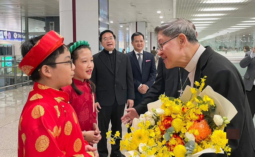 phailamgi_Đức Hồng y Luis Antonio G. Tagle, Đặc sứ của Đức Thánh cha đã tới Việt Nam_cv1.jpg