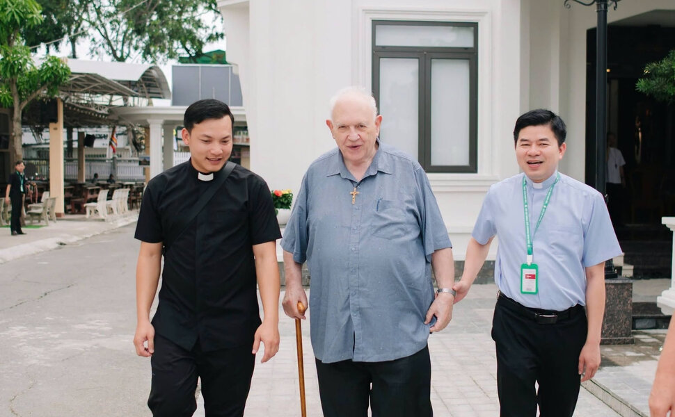 phailamgi_Cha Roland Jacques vị Phó cáo thỉnh viên có công lớn nhất trong việc phong Chân phướ...jpg