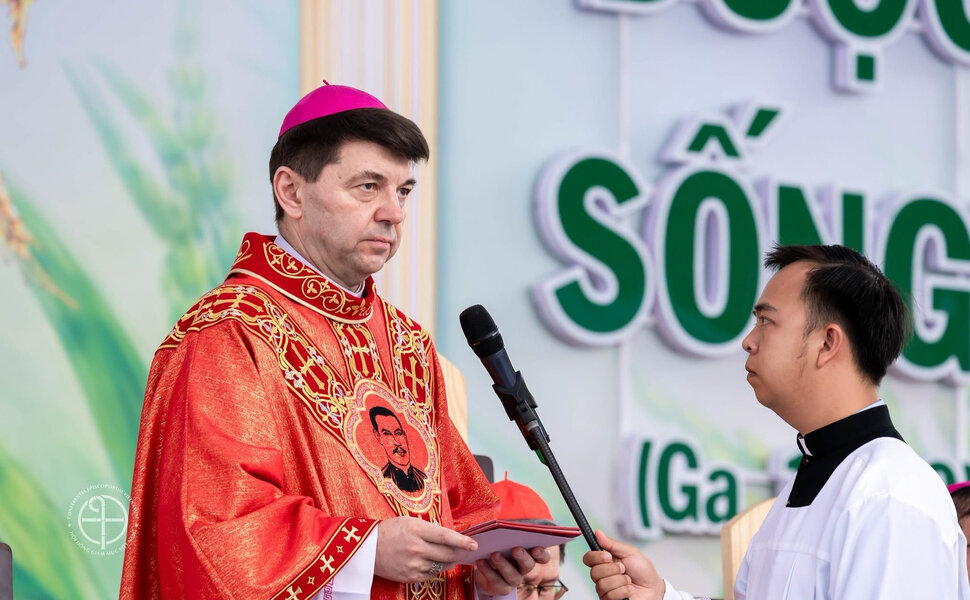 phailamgi_Huấn từ Đức TGM Marek Zalewski tại Thánh lễ tuyên Chân Phước cha Trương Bửu Diệp_cv1.jpg