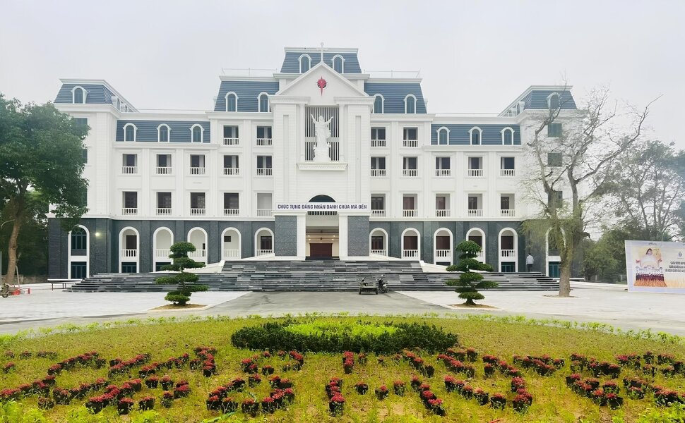 phailamgi_Khủng hoảng ở Giáo phận Vinh cuộc chiến giáo hội học đến Việt Nam_cv1.jpg